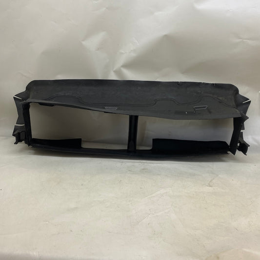 Ford Focus 2011-2015 radyatör hava deflektörü üst parça, orijinal çıkma – BM51-8312-A.
