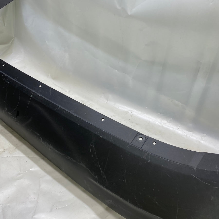 Ford Focus Sedan arka difüzör/spoiler – orijinal çıkma yedek parça.
