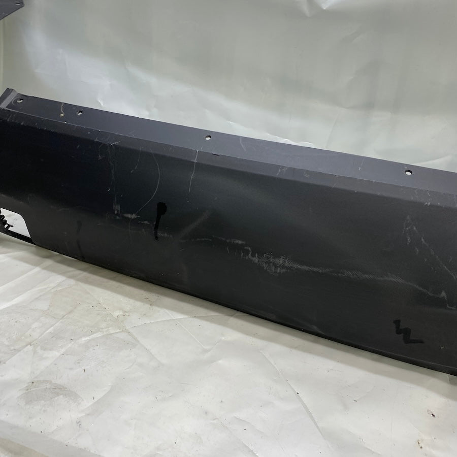 Focus Sedan arka alt tampon eki – OEM çıkma ürün, JX7B-17F954-F1.