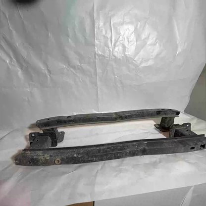 Ford Focus Sedan Arka Tampon Demiri 2011-2018 AM51-U403C94-AA En Uygun Oto Parça