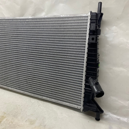 Ford Focus/C-Max 1.6i/1.6 TDCi Su Radyatörü 3M5H-8005 En Uygun Oto Parça