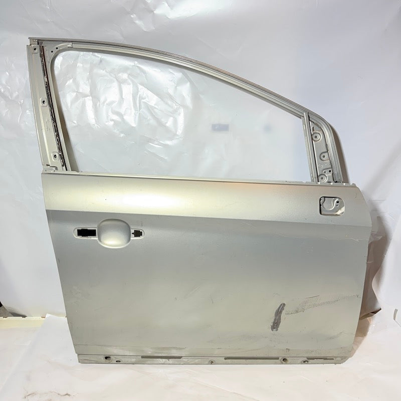Ford Kuga Sağ Ön Kapı 2008-2013 8V41-S22250-AH Orijinal Çıkma En Uygun Oto Parça