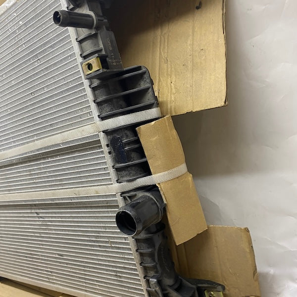 Ford Mondeo 1.5 EcoBoost/2.0 TDCi Su Radyatörü DG93-8005AC En Uygun Oto Parça