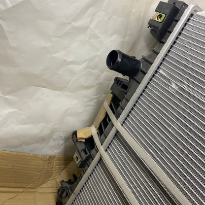 Ford Mondeo 1.5 EcoBoost/2.0 TDCi Su Radyatörü DG93-8005AC En Uygun Oto Parça