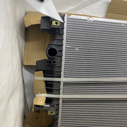 Ford Mondeo 1.5 EcoBoost/2.0 TDCi Su Radyatörü DG93-8005AC En Uygun Oto Parça