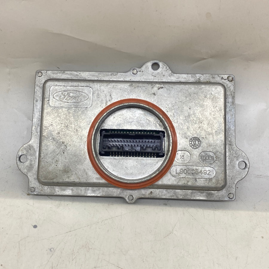 Ford Mondeo far beyni – orijinal çıkma parça, 90067926 (2015-2018 uyumlu).