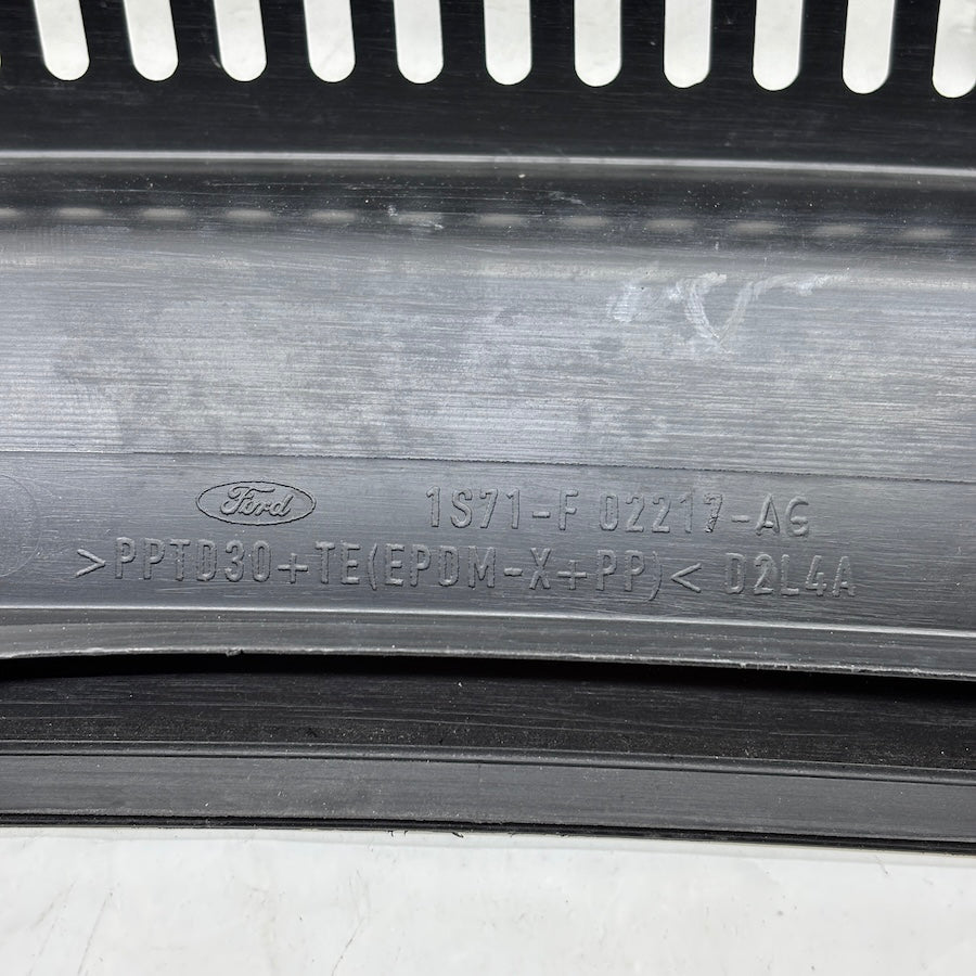 Ford Mondeo MK3 Cam Önü Izgarası 1S71-F02217-A6