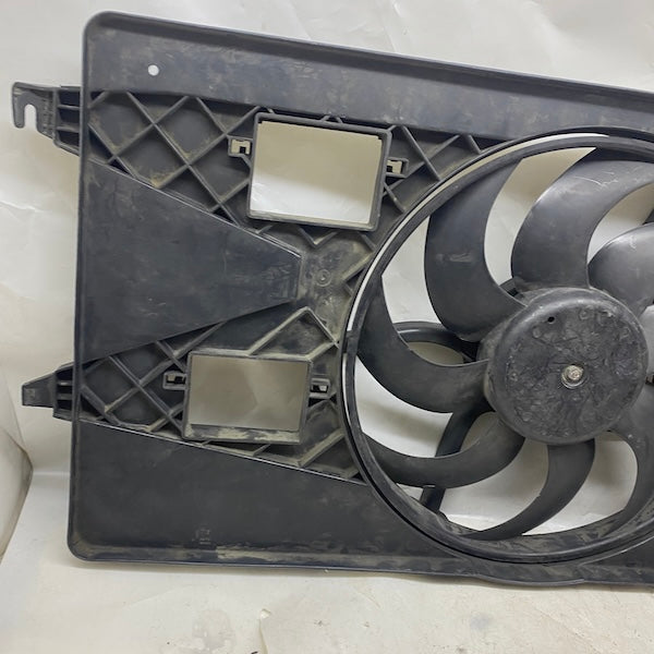 Ford Mondeo MK3 Otomatik Vites Radyatör Fanı/Davlumbazı Orijinal Çıkma En Uygun Oto Parça