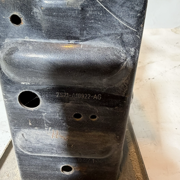 Ford Mondeo Ön Tampon Demiri 7S71-A10922-AG Orijinal Çıkma En Uygun Oto Parça