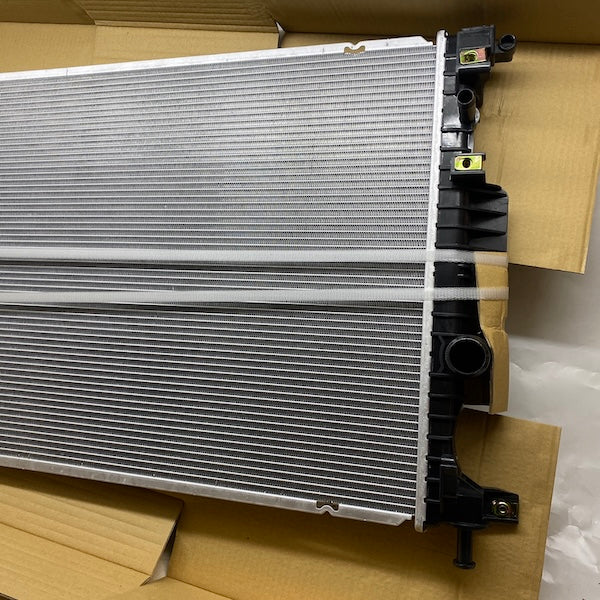 Ford Mondeo Su Radyatörü 1.5/2.0 TDCi EcoBoost DG93-8005A6 En Uygun Oto Parça