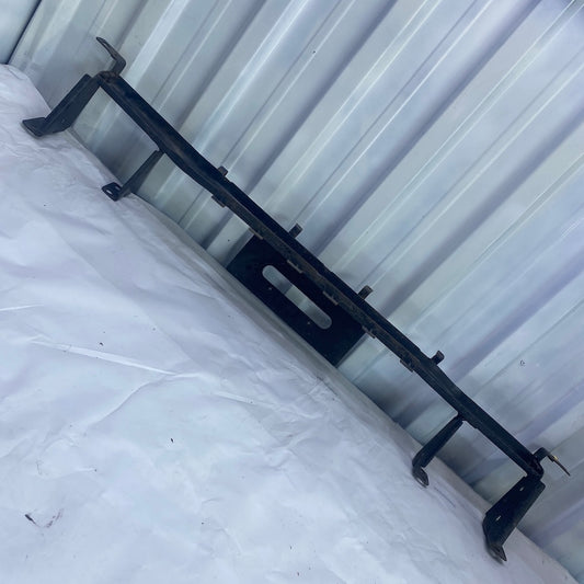 Ford Ranger çıkma arka tampon demiri – OEM parça 2012-2022 uyumlu