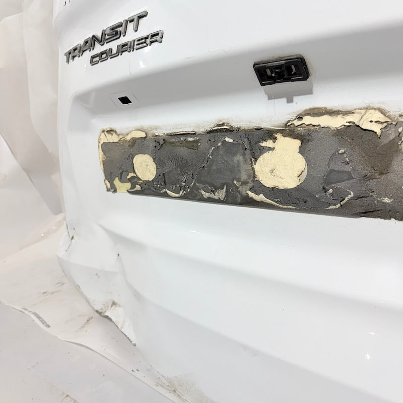 Ford Transit Courier Sol Bagaj Kapağı 14-24 En Uygun Oto Parça