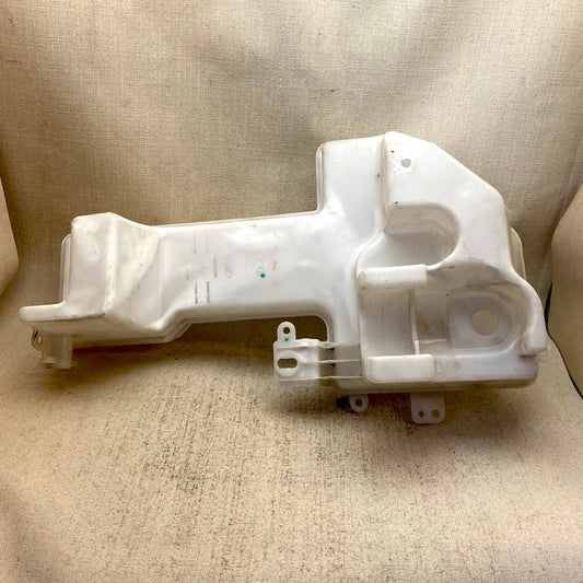 Ford Transit Silecek Su Deposu Tek Motorlu Tip BK21-13K185-A