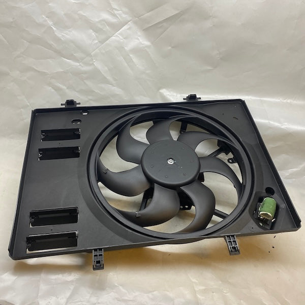 Ford Transit Tourneo Courier Radyatör Soğutma Fanı JT768C607DB En Uygun Oto Parça