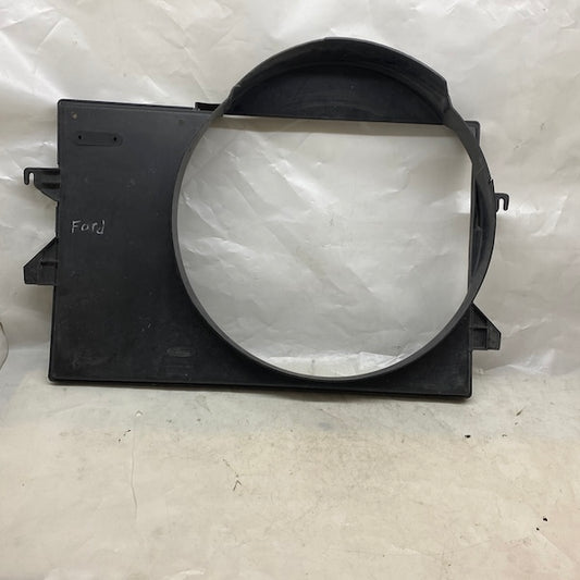 Ford Transit V184 Radyatör Fan Davlumbazı 4C168146AA En Uygun Oto Parça