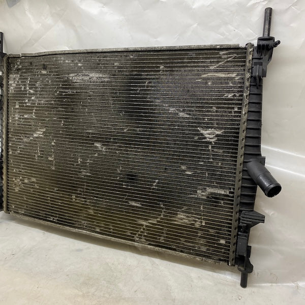 Ford Transit V347 2.4/2.2 Motor Su Radyatörü 7C11-8005-AB En Uygun Oto Parça