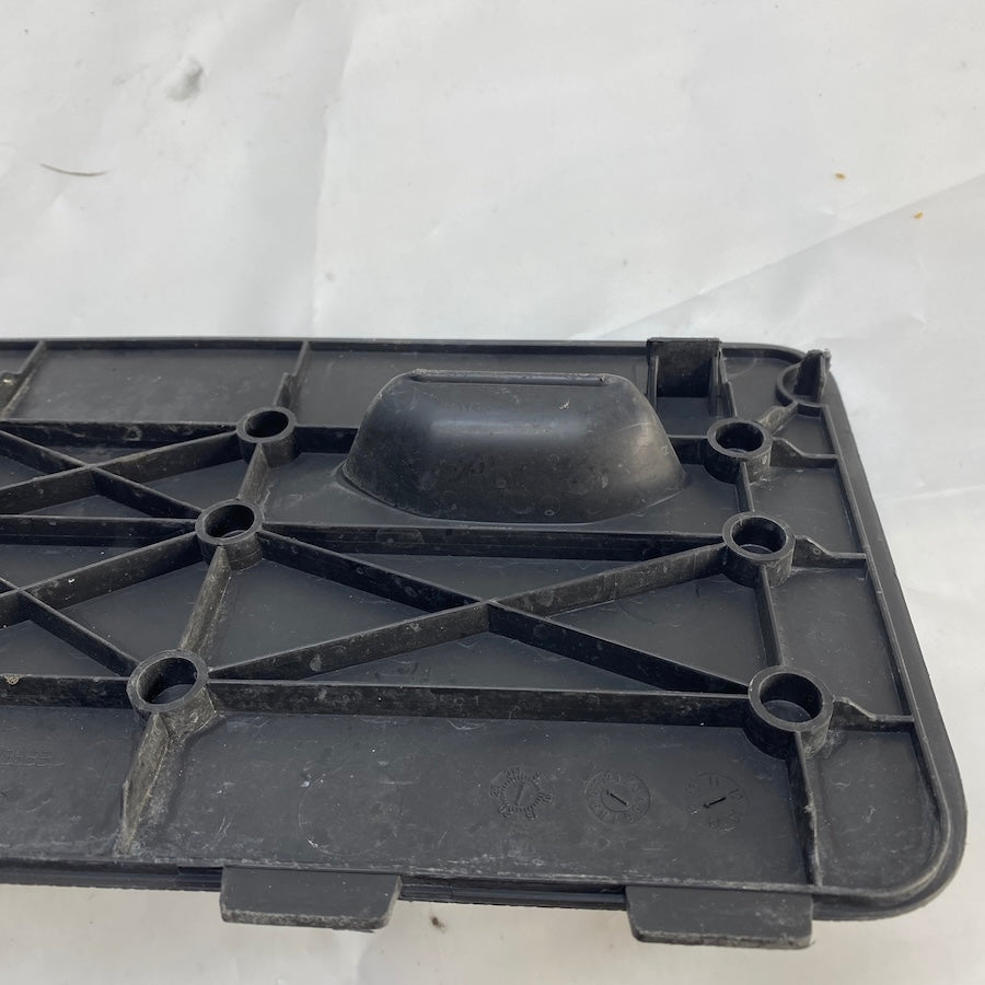 Ford Transit V362 V363 Ön Sağ Basamak Kapağı Kriko Kapağı BK21-V11660
