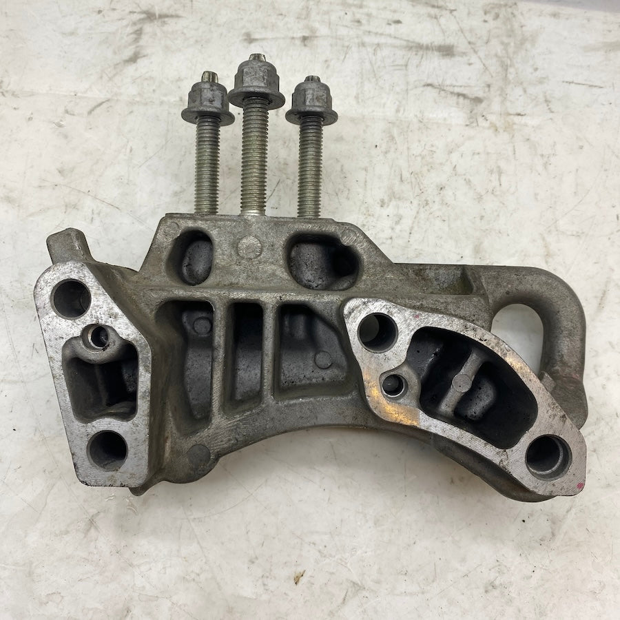 Ford Fiesta 1.4 Tdci Motor Bağlantı Braketi 7V2Q 6040AA