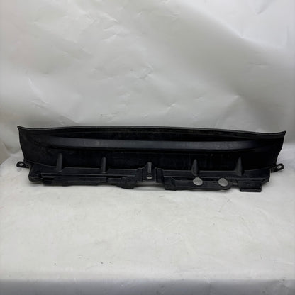 Ford Fiesta Radyatör Üst Kaplama 8A61-A1001A04-A