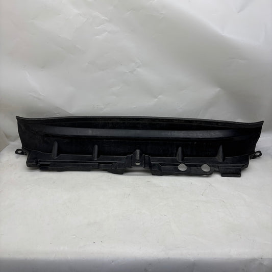 Ford Fiesta Radyatör Üst Kaplama 8A61-A1001A04-A