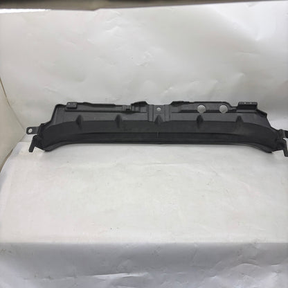 Ford Fiesta Radyatör Üst Kaplama 8A61-A1001A04-A