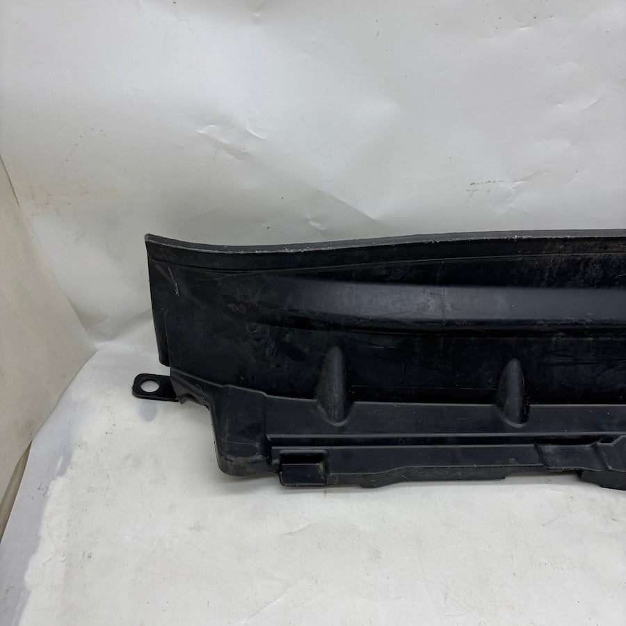 Ford Fiesta Radyatör Üst Kaplama 8A61-A1001A04-A
