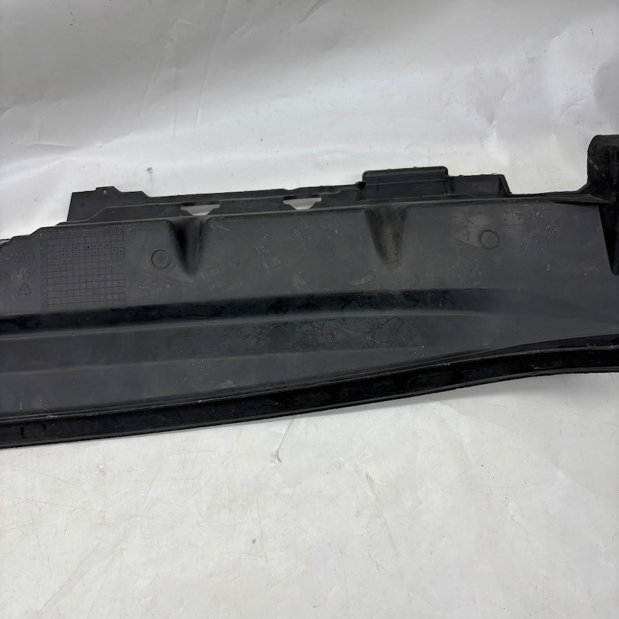 Ford Fiesta Radyatör Üst Kaplama 8A61-A1001A04-A