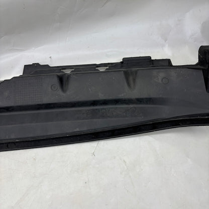 Ford Fiesta Radyatör Üst Kaplama 8A61-A1001A04-A