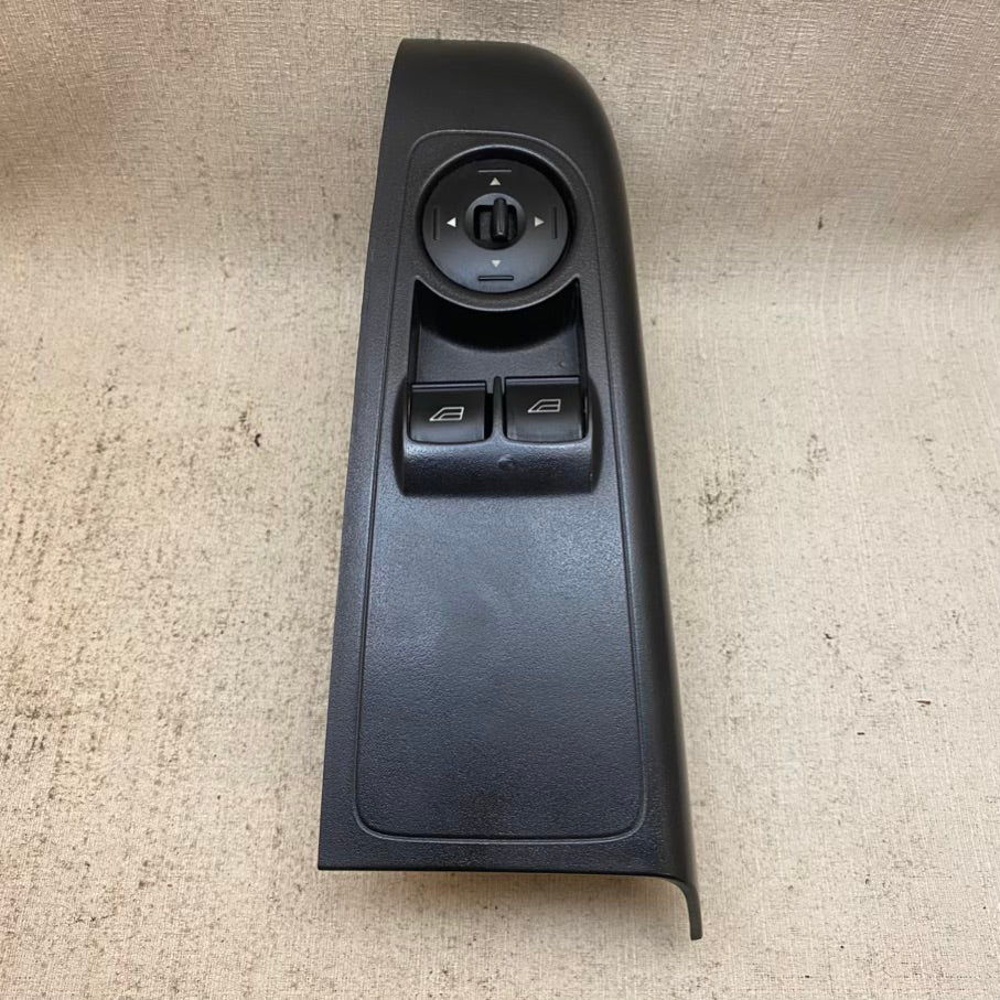Ford Tourneo Courier Cam Açma Düğmesi 18202081