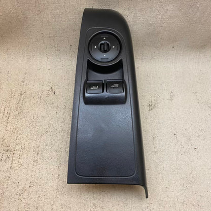 Ford Tourneo Courier Cam Açma Düğmesi 18202081