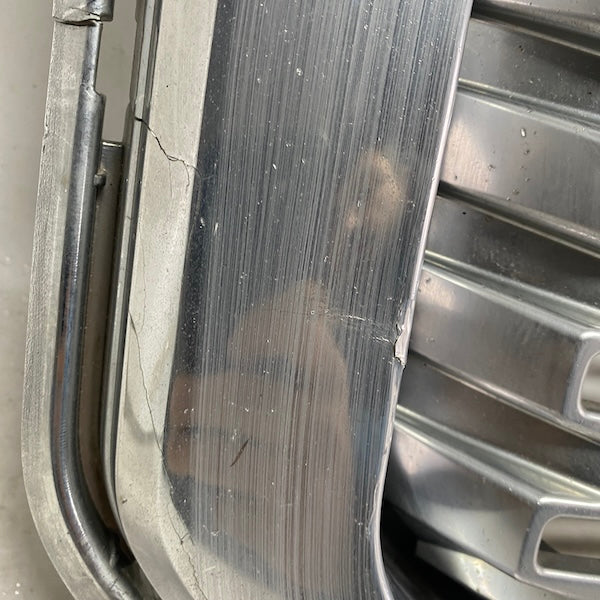 GMC Yukon Denali Ön Panjur 22936420 Orijinal Çıkma En Uygun Oto Parça