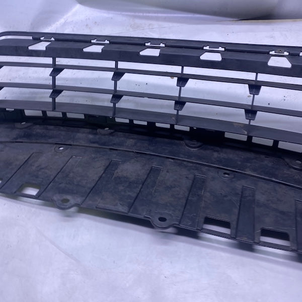 Honda Civic FD6 Ön Tampon Orta Izgara 71107-SNB-90