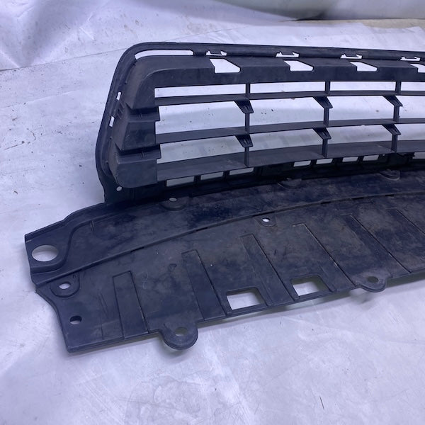 Honda Civic FD6 Ön Tampon Orta Izgara 71107-SNB-90