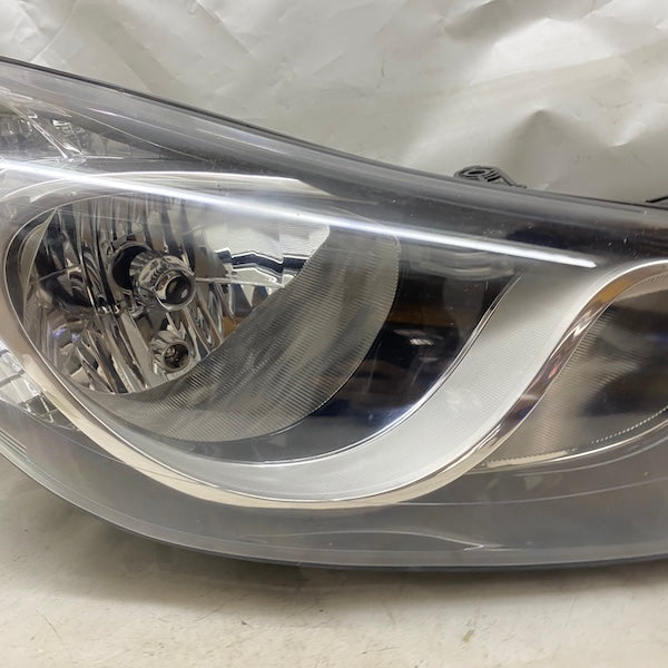 Hyundai Elantra Sağ Far Halojen 11-13 92102-3X Orijinal Çıkma En Uygun Oto Parça