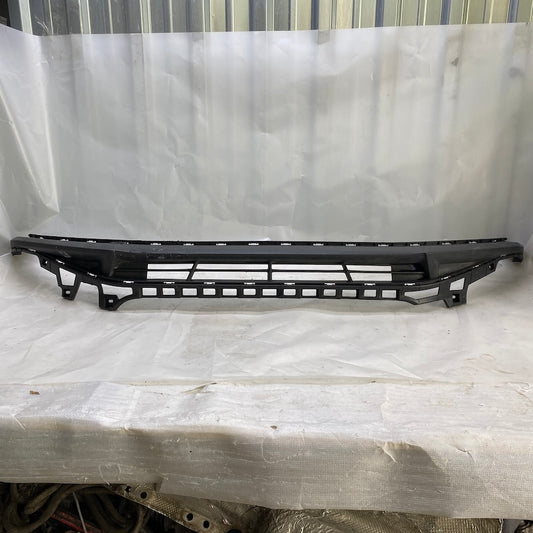 Hyundai i20 ön tampon alt spoiler – orijinal çıkma parça, 86512-Q0000 (2020-2024).