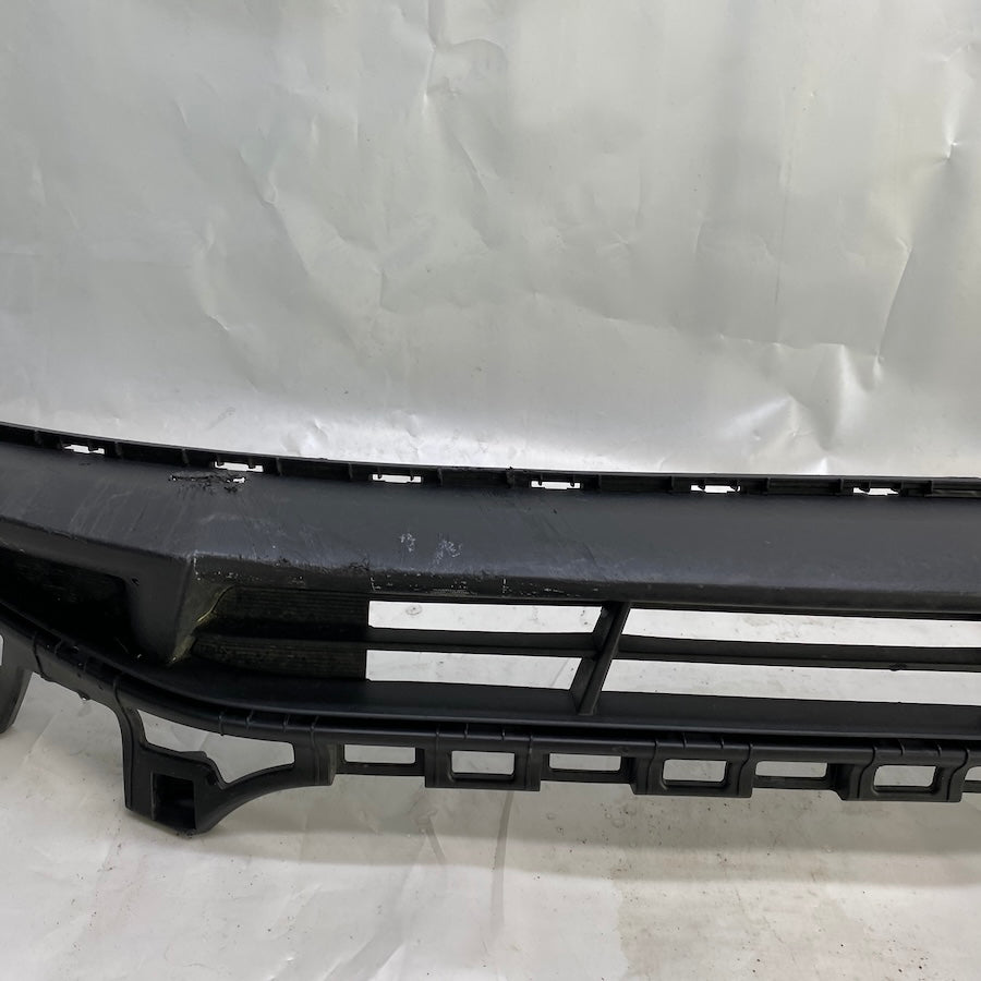 Hyundai i20 86512-Q0000 ön tampon alt lip – çıkma orijinal yedek parça.