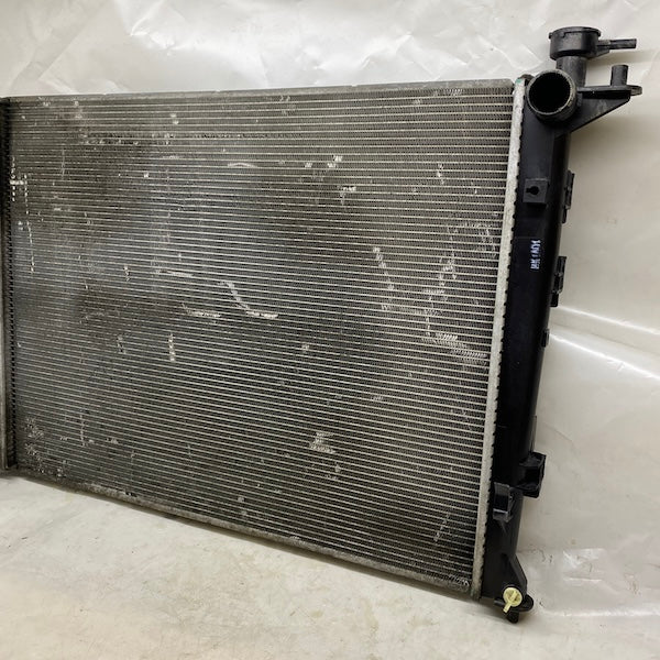 Hyundai ix35 Manuel Motor Su Radyatörü Orijinal Çıkma En Uygun Oto Parça