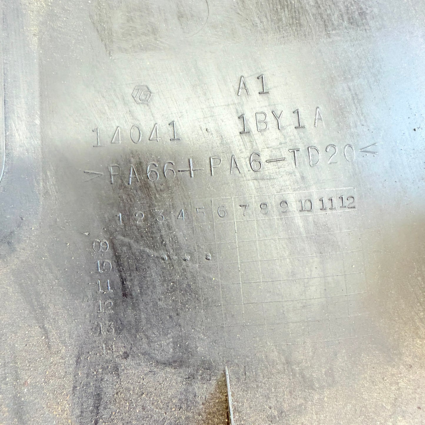Infiniti FX30 Motor Üst Koruma Kapağı 14041 1by1a