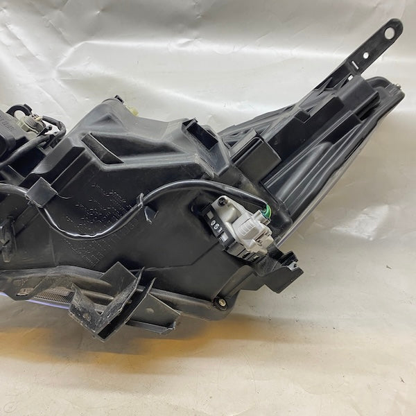 Impreza DBA-GT6 Sağ Far 19-29 84913FL381 Orijinal Çıkma En Uygun Oto Parça