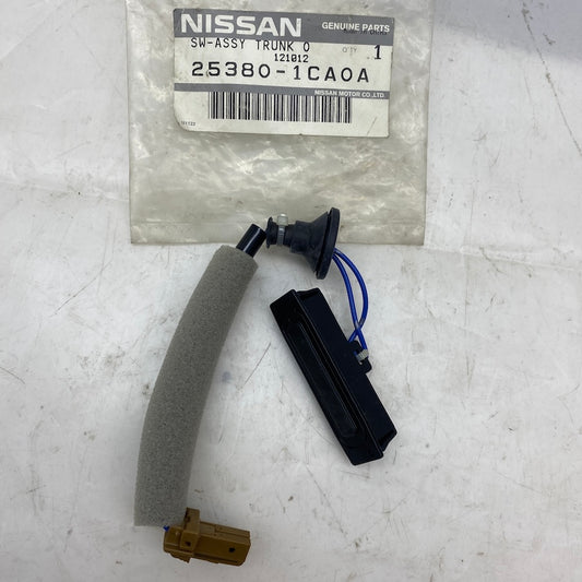 İnfiniti FX/QX70 Bagaj Açma Butonu 25380-1CAOA