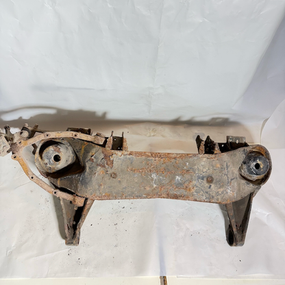 Jaguar Daimler Ön Travers Orijinal Çıkma En Uygun Oto Parça