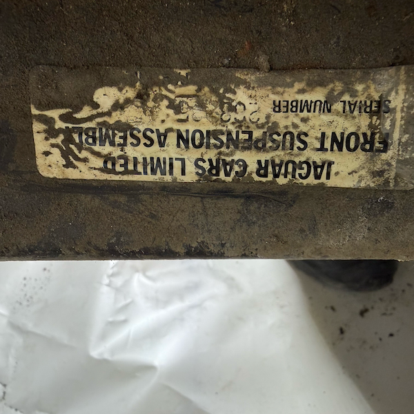 Jaguar Daimler Ön Travers Orijinal Çıkma En Uygun Oto Parça