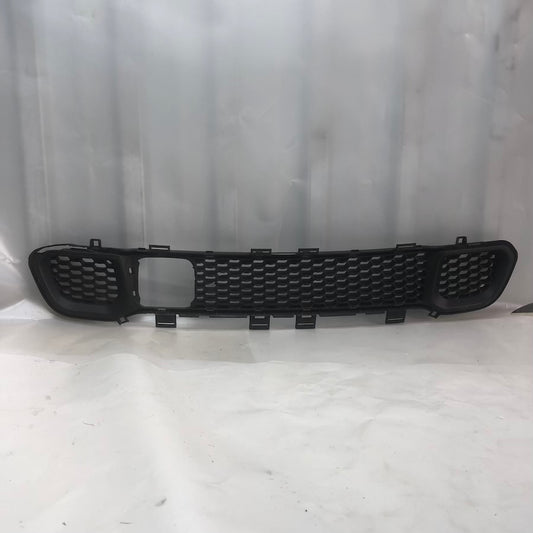 Jeep Cherokee Ön Tampon Orta Izgara Radarlı 68203217AA - En Uygun Oto Parça