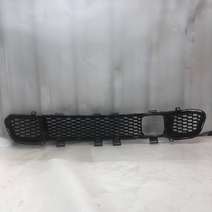 Jeep Cherokee Ön Tampon Orta Izgara Radarlı 68203217AA - En Uygun Oto Parça
