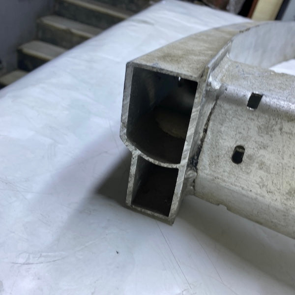 Jeep Compass Arka Tampon Demiri 68243701AA 17-24