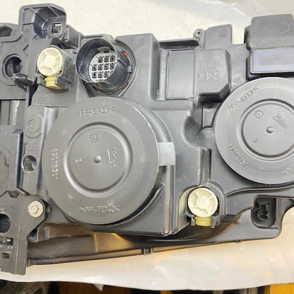 Land Rover Discovery 4 L319 Sağ Far AH22-13W029-MD En Uygun Oto Parça