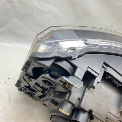 Land Rover Discovery 4 L319 Sağ Far AH22-13W029-MD En Uygun Oto Parça