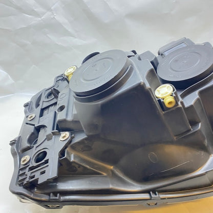 Land Rover Discovery 4 L319 Sağ Far AH22-13W029-MD En Uygun Oto Parça