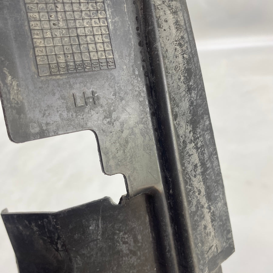 Land Rover L322 Ön Hava Yönlendirme Bakalit PDB500420