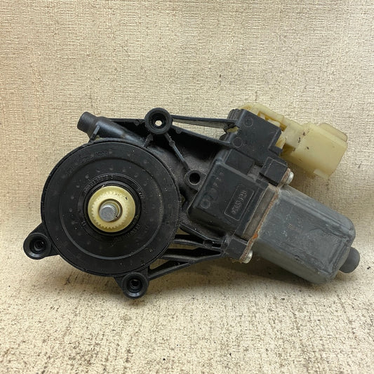 MASERATI Ghibli Arka Sağ Cam Motoru 130822783